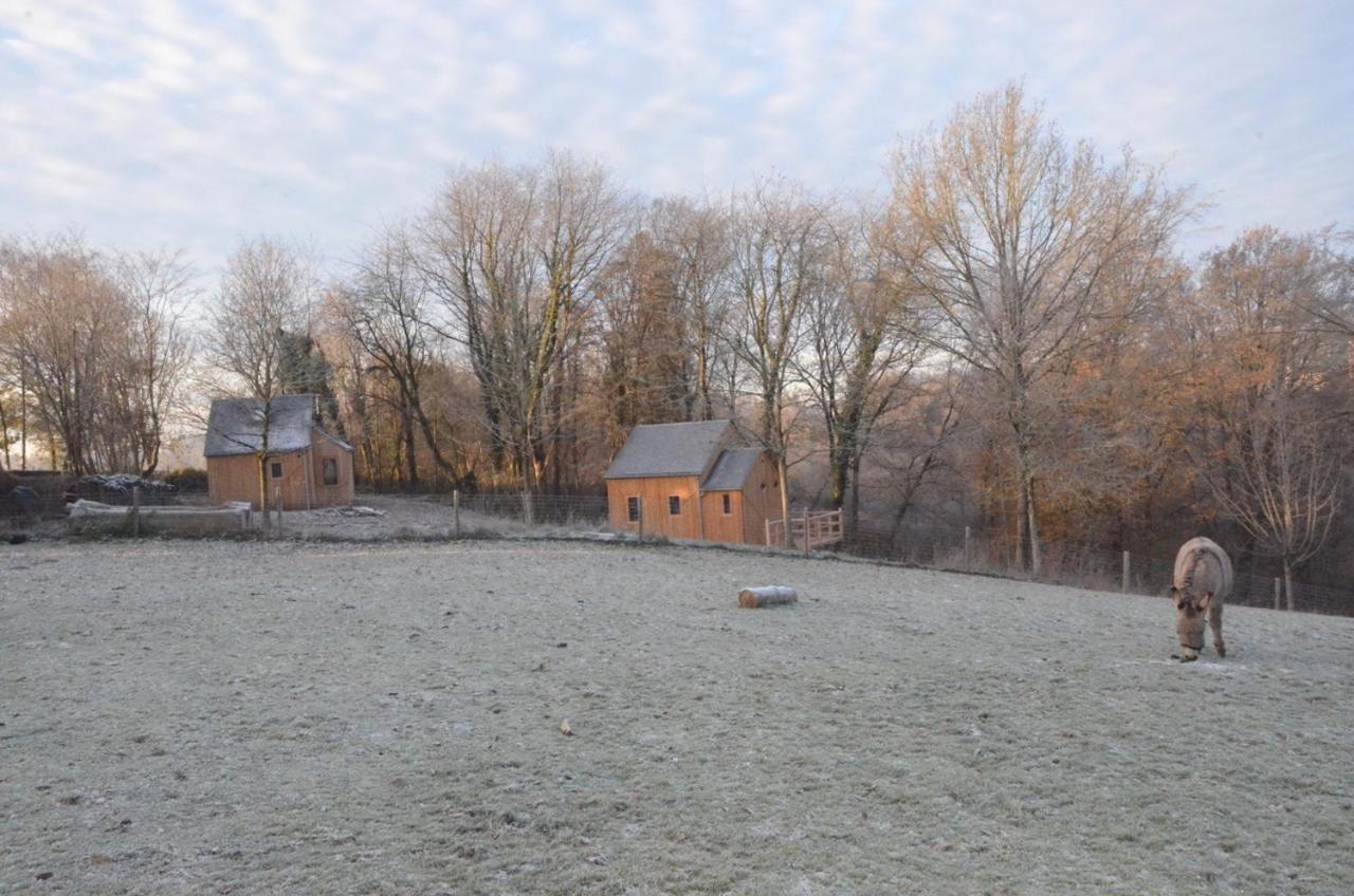 Les Cabanes Des Pierreux Hotell Gesves Exteriör bild